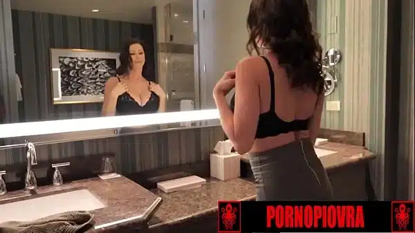 – ALEXIS FAWK- CAZZO A DOMICILIO