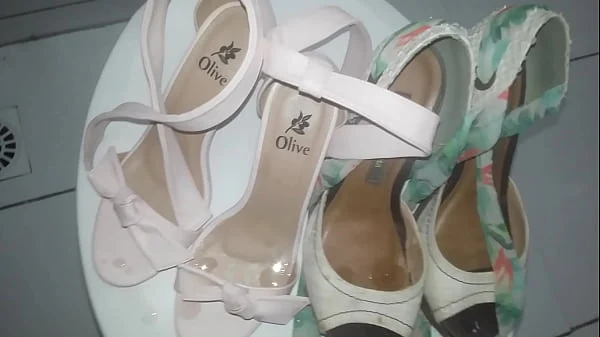 Amigo sandálias cunhada