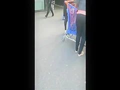 Beurette dehors entre filles