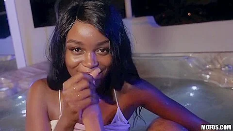 Club To Tub – Ebony Teen 18+ Kandie Monaee Has Oral Sex In The Pool