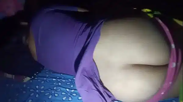 Desi Hot Bhabi in Salwar – Big Ass Exposed