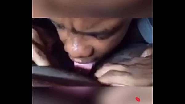 Eating the s. out a big girl pussy