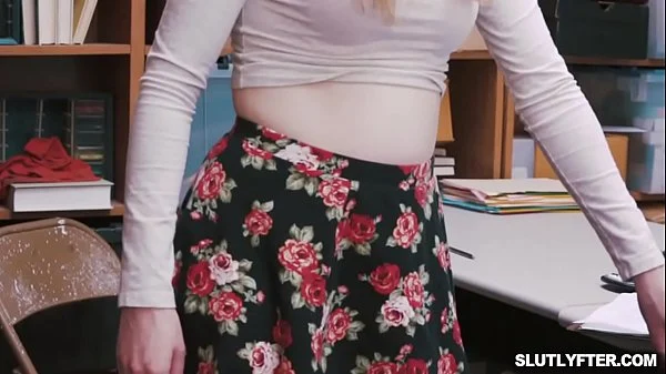 Hottie babe Dolly Leigh love huge meaty cock inside her pussy