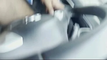 Mamei o motorista de App saindo da casa de swing, depois de ter mamado e ter dado pra vários. no final ainda fiz um agrado pro corno que ele merecia.