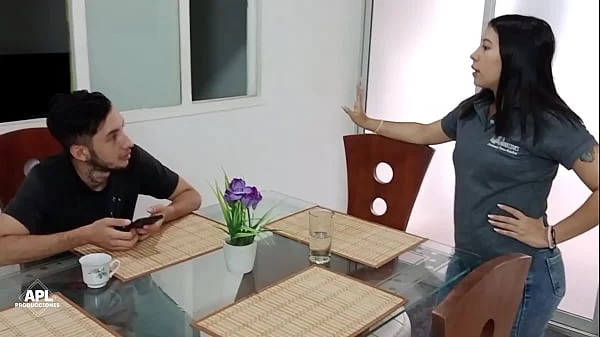 Me follo el delicioso culo de mi cachonda hermanastra en venganza contra su novio infiel. PT1