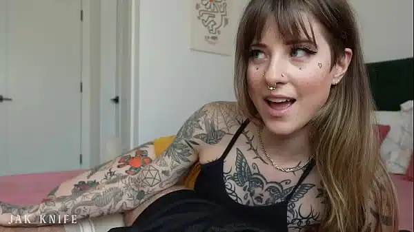 My girlfriend’s hot tatted sister begs for a creampie – Awlivv