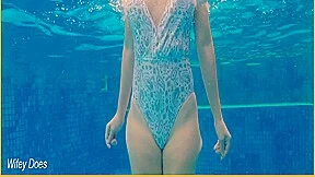 One Piece – Wifey Stuns Everyone In Amazing Hot Bathers And Flashes Her Perfect Tits