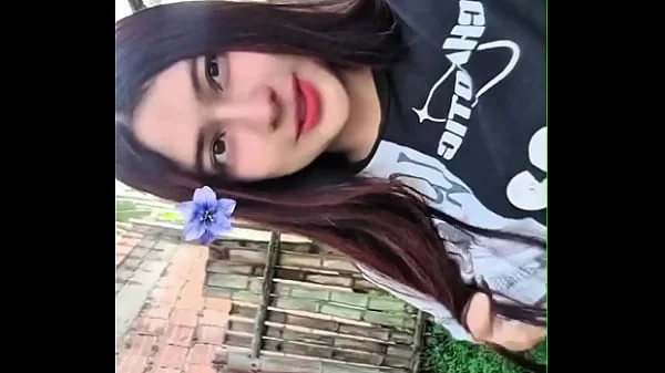 PORN ACTRESS TOUCHES HER TASTY PUSSY