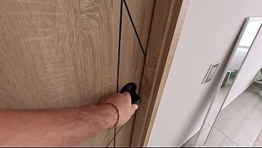 Se acaba follando a la Hijastra CINDY LUNA de su mejor amigo y jefe en un despiste del Padrastro