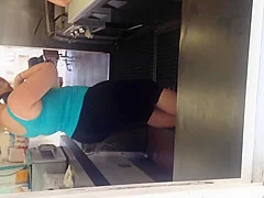 Very sexy Armenian BBW ass in leggings