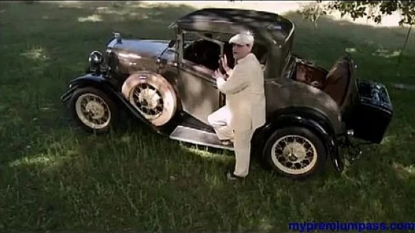 YouPorn – Sexy blonde girl in retro porn film