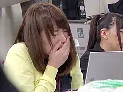 B3F0906- A female employee who treats premature ejaculation pussy with a remote vibrator