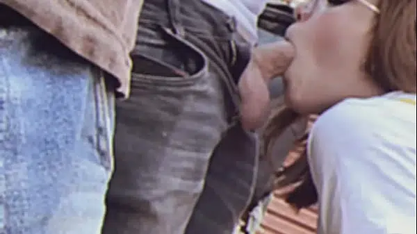 Chupei o nerdola da minha sala pra ele me ajudar na prova de matemática SE NÃO DER CERTO VOU TER QUE CHUPAR MEU PROFESSOR TAMBÉM, mas ele tem o pau minúsculo