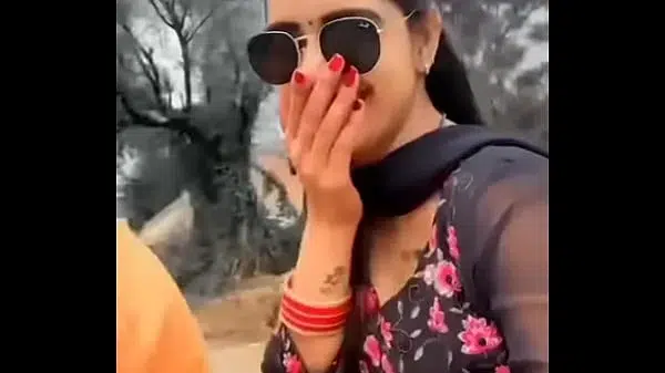 Deshi bhabhi hot and sexi boobs