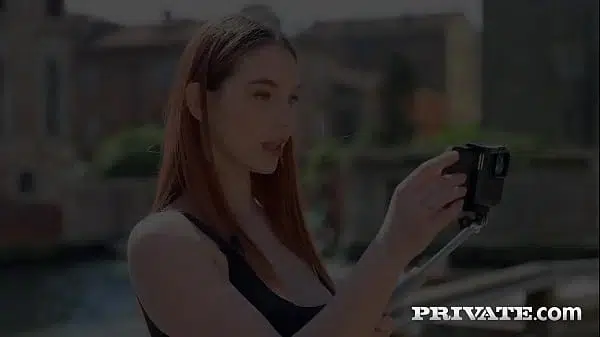 Do you know how Leya Desantis thanks somebody for a gift?