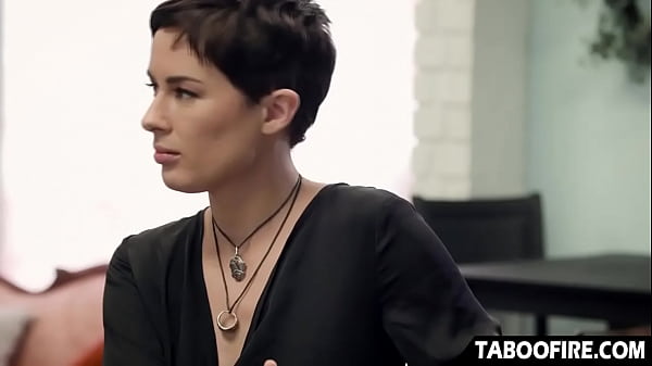 Ebony babe having first time lesbian sex – interracial lesbian