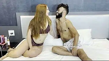 ele ficou louquinho quando soube que o presente que iria ganhar da minha amiga era eu.a festinha entre nós foi melhor do que eu imaginava