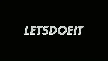 Eveline Dellai Czech Beauty Ass Fingering & Fucking to Creampie – LETSDOEIT