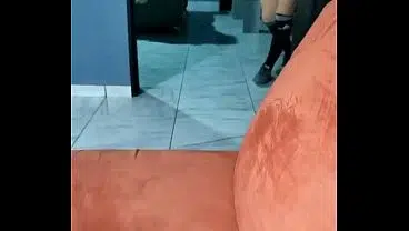 hermanastra cachonda me deja follarla antes de que lleggue su madre