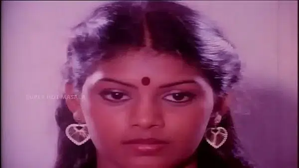 indian mallu girl showing boobs aunty cleavage chut ungli pussy bhabhi cleavage boobs big