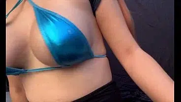 Italian Big boobs Artemisia Love making her boobs bounce outdoor