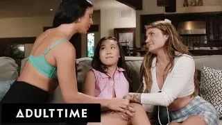 Lesbian Matchmaker Brings Exes Together With WILD 3WAY