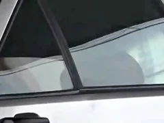 Magrinha no posto de gasolina