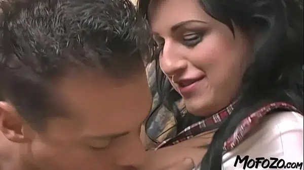 MOFOZO.com – Black Haired Amateur Gets A Creampie