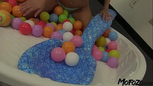 MOFOZO.com – Brunette Stripper Loves Licking Balls