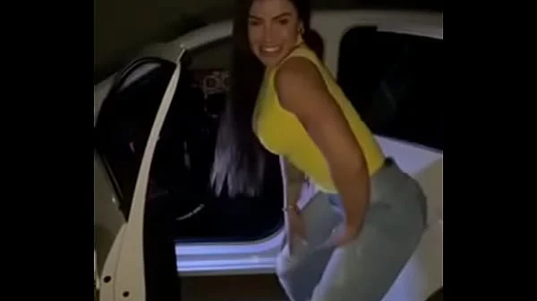 Morena gostosa dançando funk (gol branco)