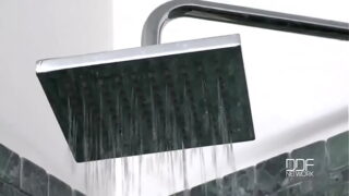 Newbie Temptress Stiffens Us!