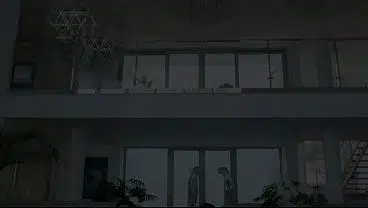 SIENNA DAY Y YASMINA KHAN INTERRUMPEN LA REUNIÓN DE SUS AMIGOS Y HACEN UNA ORGIA SALVAJE CON ANAL HARDCORE Y DOBLE PENETRACIÓN