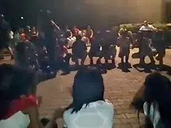 Turk kizi harika mezdeke oynuyor