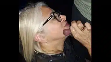 10° Minha décima vez no Cine Ouro, atendendo as solicitações dos queridos fãs, peguei o pessoal de surpresa e claro muita porra na minha cara de Rainha do Bukkake