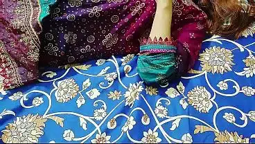 Desi Pakistani Husband wife- Roleplay Jija Sali Ko Lun K Choopay Lagwa Raha hai