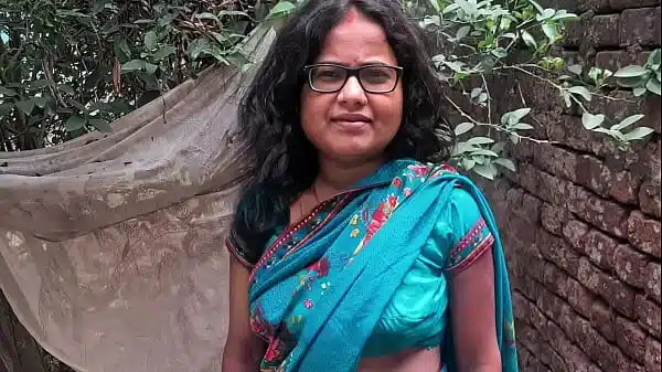 Desi wife hard-core fuking neighbour boy’s outdoor