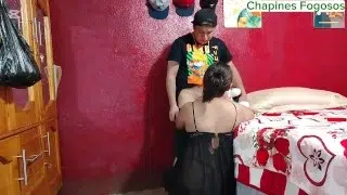 🇬🇹 Madrastra de mi amigo se puso cachonda y teníamos casa sola 🥵