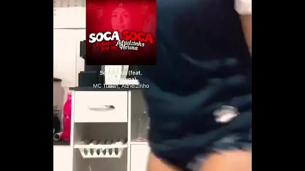 Francilene dançando soca esse pau