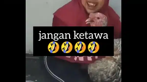 gadis gendut berbaju merah b