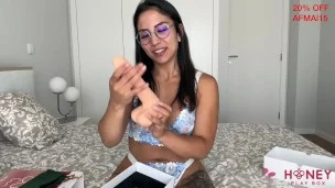 J’AI ESSAYER LE DILDO VIBRO LUIS DE CHEZ HONEY PLAY BOX