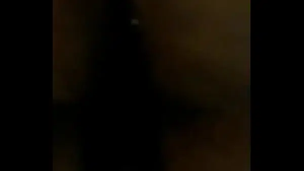 Domme Lou machucando as bolas e o pau do seu escravo!!!