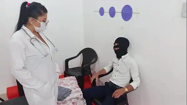 Doctora mujer cachonda se folla a su paciente en el hospital. sus tetas rebotan follando. EL VIDEO COMPLETO ESTA EN PREMIUM