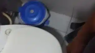 Masturbate in Toilet