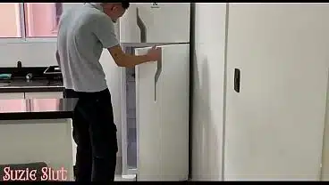 Minha Madrasta Flagra Eu Me Masturbando Com Bolo Que Ela fez Para Meu Pai, Ela Me Castiga Com Sexo Bem Hardcore (VIDEO COMPLETO NO RED)