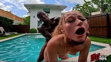 PREVIEW!!!! Bubble Butt Baddie Mckenzie Mae Wants to Get Her Pussy Stretched & Railed Balls Deep By A BBC In The Sun For A Workout