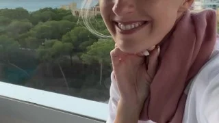 Auf Mallorca public auf dem Hotelbalkon zum Orgasmus gefingert!