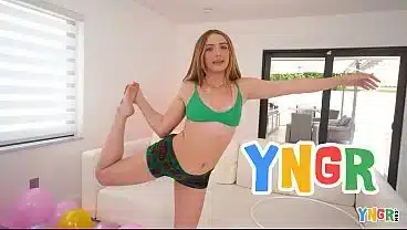 Blonde Lacee Rose: Balloon Popping & Cock Riding XXX Scene
