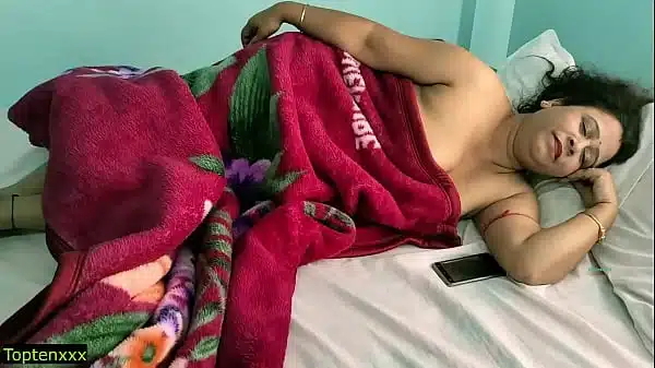 Indian rich housewife fucking with delivery boy! Husband don’t know!!