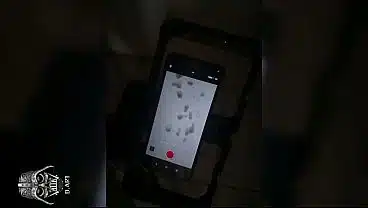 Mandei o vídeo e ele caiu na internet, jovem gozando no próprio celular