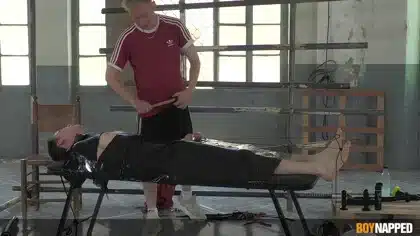 Playful Dom Twink : Aggressive Foot Fuck